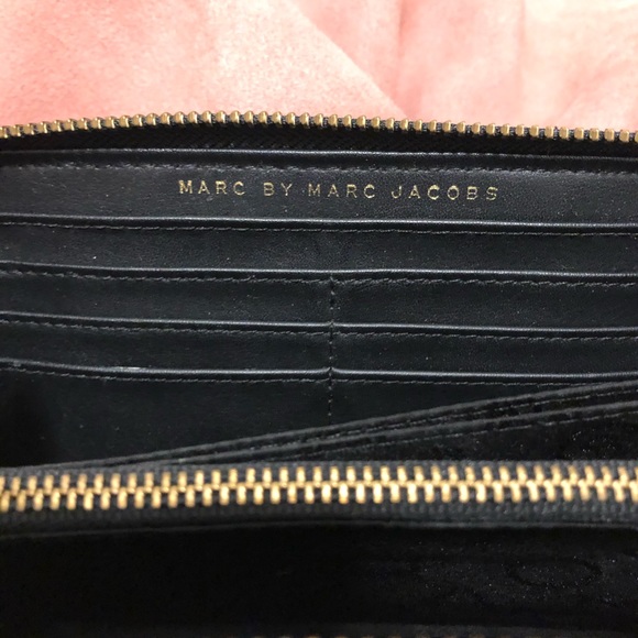MARK BY JACOBS WALLET - Picture 2 of 3